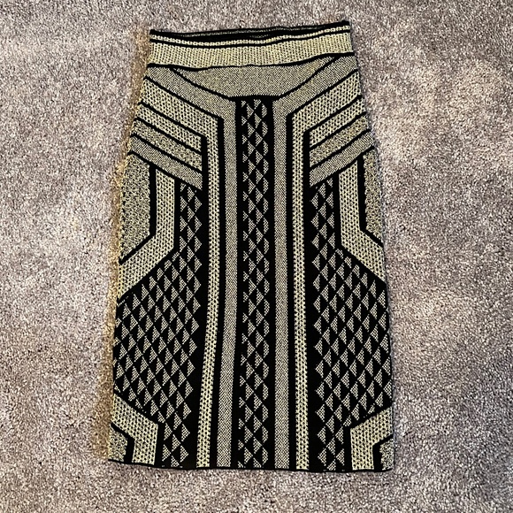 BCBGMAXAZRIA SKIRT JOSA BLACK/GOLD GEOMETRIC JACQUARD SIZE EXTRA EXTRA SMALL - Picture 2 of 4